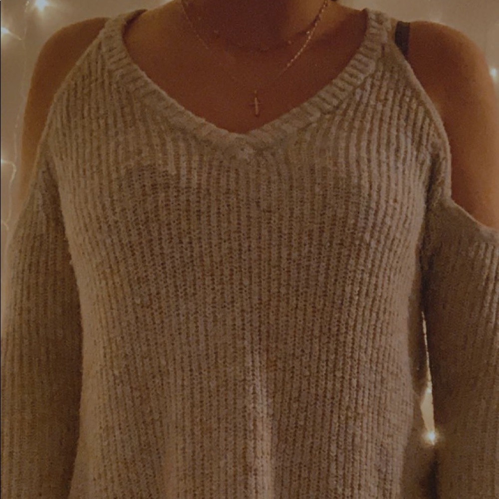 Very cute and comfy sweater for fall or spring!!